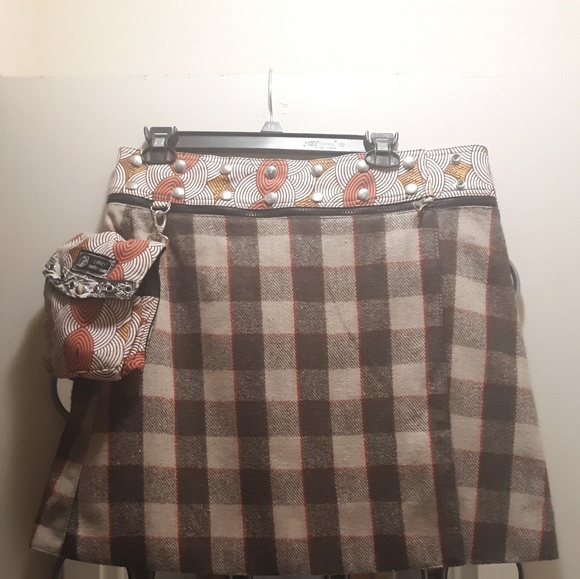 🌺REVERSIBLE TWEED Skirt - Picture 2 of 8